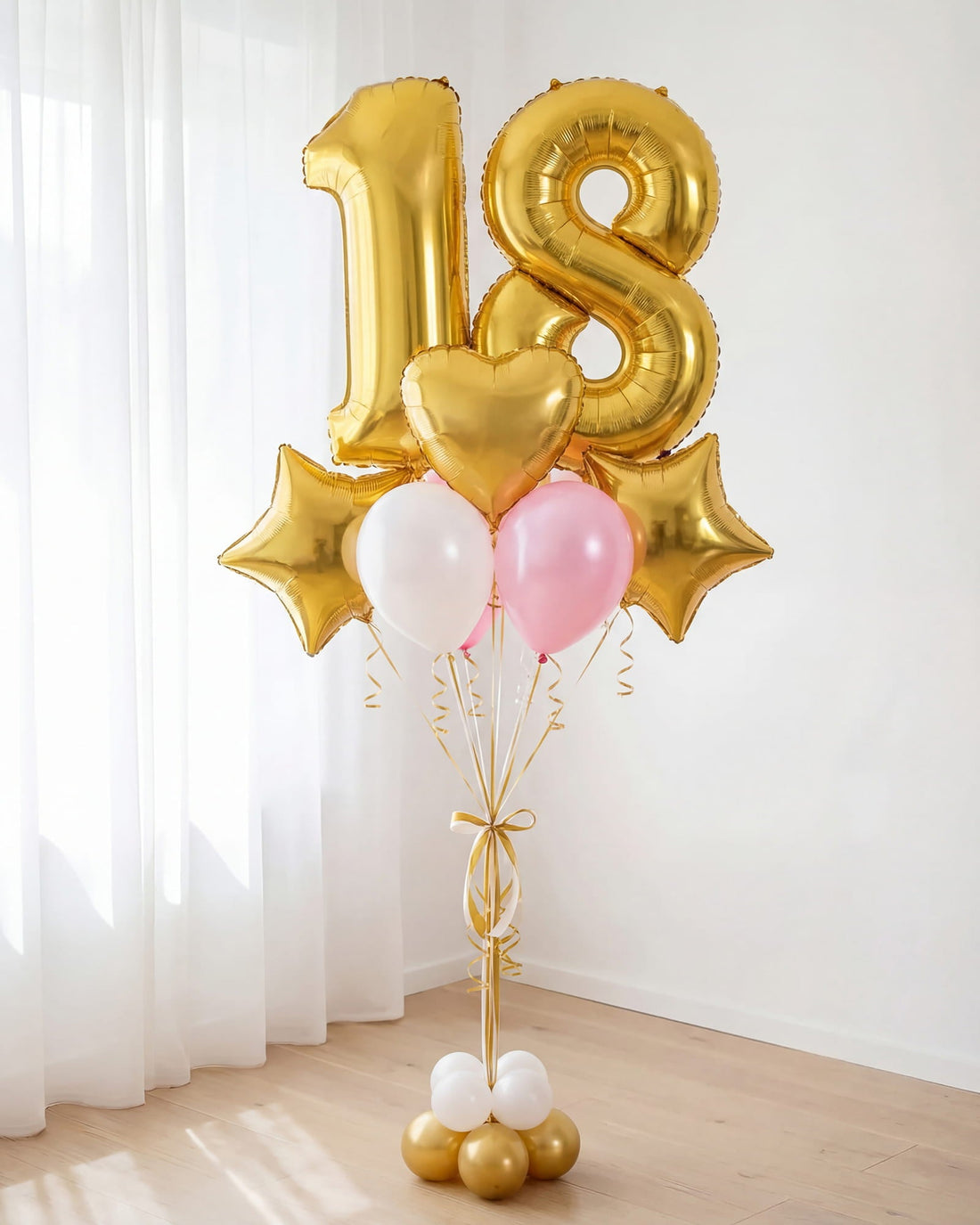 Decoración de quinceaños con globos y número 15 gigante en Lima — Peru Balloons